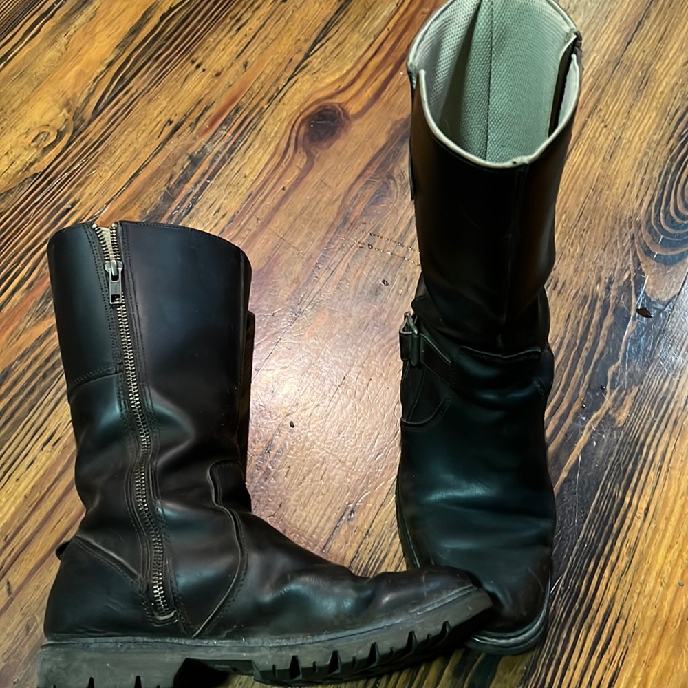 Caterpillar, Woman’s brown leather boots, size 9